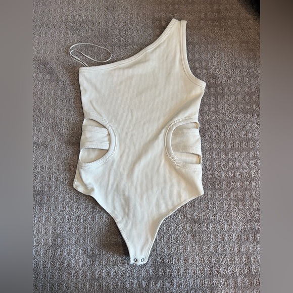 Abercrombie & Fitch Other - Abercrombie & Fitch Cream Asymmetrical‎ Bodysuit